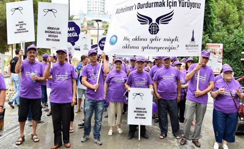 Alzheimer’a dikkat çekmek için mora büründüler