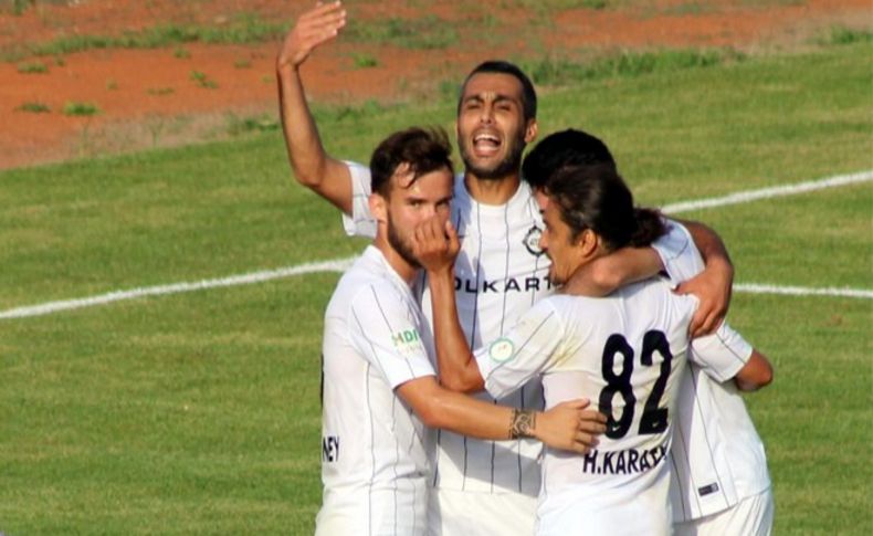 Altay evinde lidere karşı