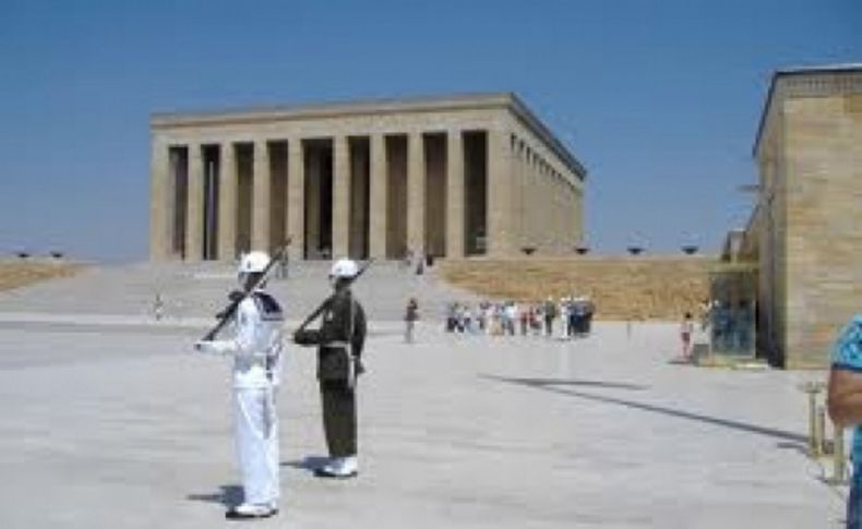 'Anıtkabir'i de yıkarız' deyip gitti