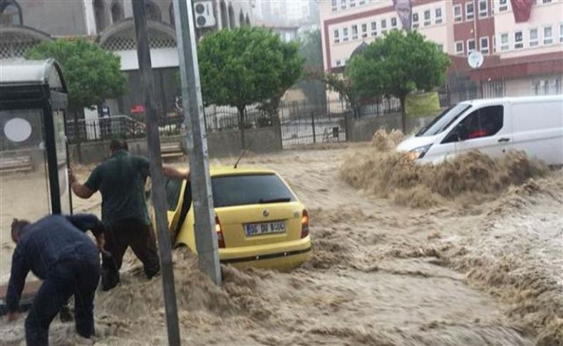 Ankara'da sel felaketi: 6 yaralı!