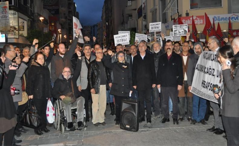 İzmir'de 'Ankara' protestosu