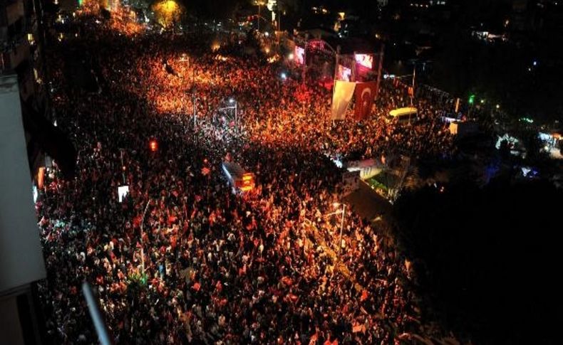 Antalya'da Coşkulu Cumhuriyet Kutlamasi (5)