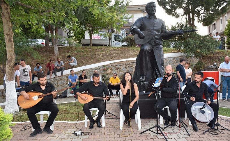 Aşık Mahzuni Narlıdere’de anıldı