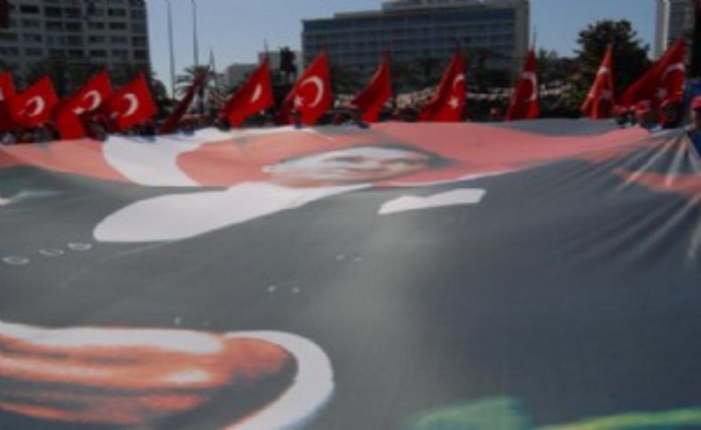 İzmir'de 19 Mayıs Gençlik ve Spor Bayramı coşkuyla kutladı