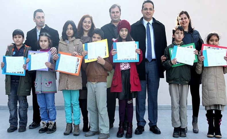 Başkan Atila öğrencileri karne gününde yalnız bırakmadı