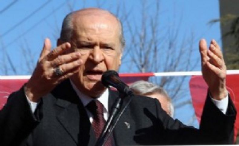 Bahçeli ilk mitingini yaptı: Saraydaki titresin