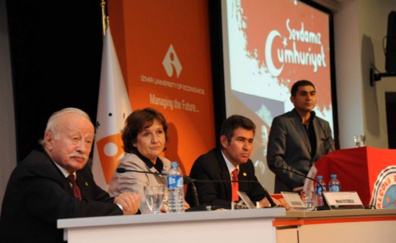 Balçova'daki panelde Ankara'daki olaylar protesto edildi