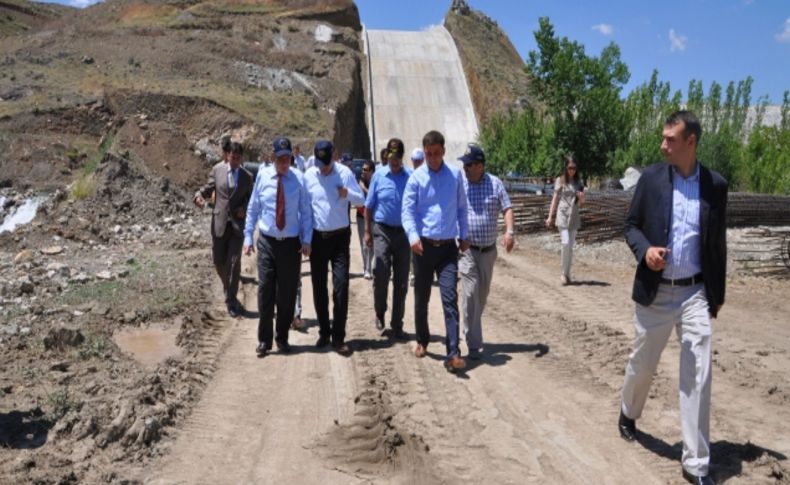 Baraj, hem tarlaları hem fabrikaları sulayacak