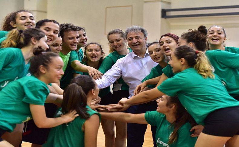 Başkan İduğ'dan voleybola davet