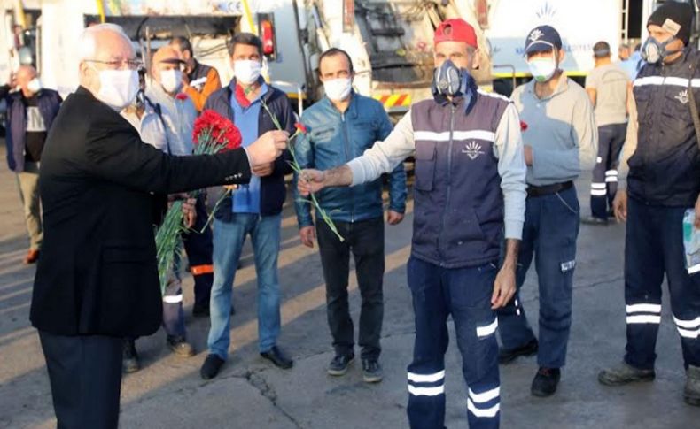 Başkan Selvitopu 1 Mayıs'ı temizlik işçileriyle kutladı