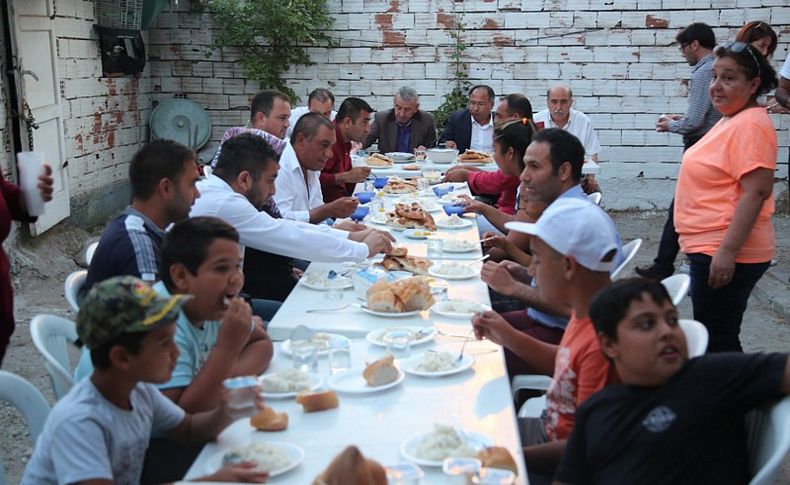 Başkan Şenol iftar sonrasına konuk oldu