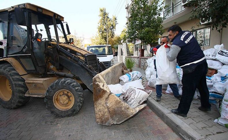 Bayraklı’da 11 bin ton moloz toplandı