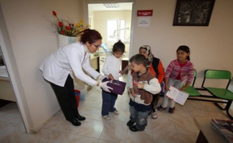 Bayraklı’da ücretsiz diş hizmeti ünitesi üçe çıktı