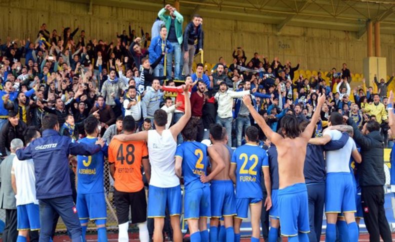 Olaylı derbide kazanan Bucaspor oldu: 1-0