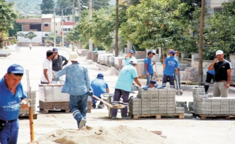 Belediye ekipleri kentin dört bir yanında