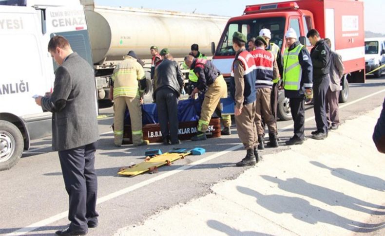 İzmir'de kaza: Anne öldü, oğlu ve yeğeni yaralı