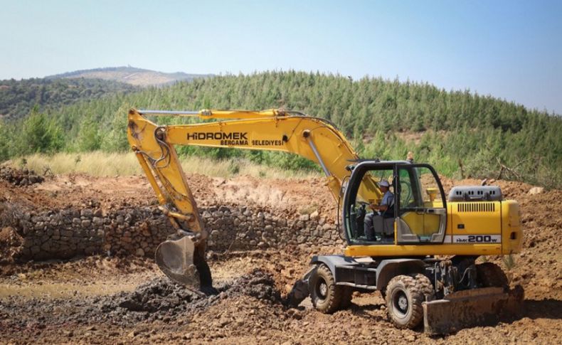 Bergama’da hayvan sulama göletleri elden geçiriliyor