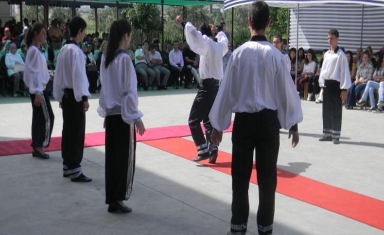 Biga Halk Eğitim Merkezi yıl sonu sergisini açtı