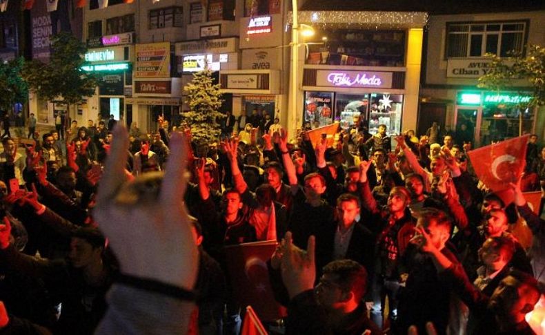 Bolu'da HDP binasına saldırı