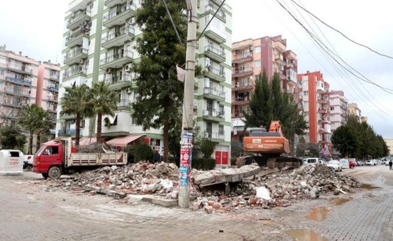 Bornova Belediyesi’nin yol hamlesi sürüyor