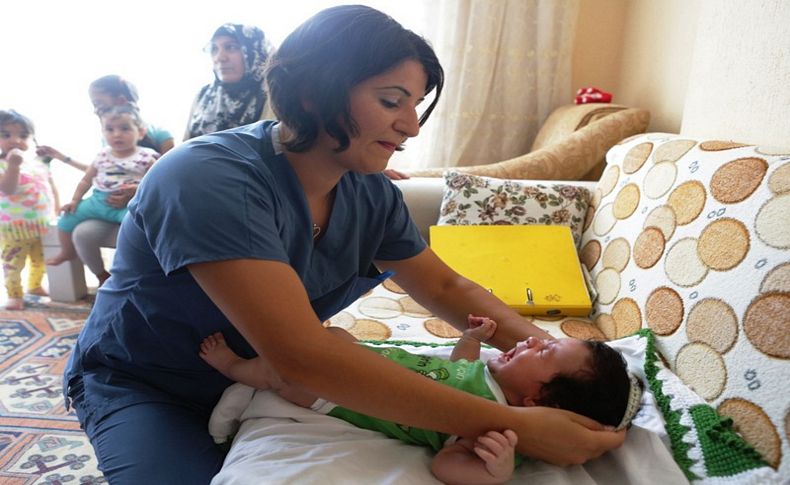 Bornova Belediyesi’nden vatandaşa evinde hizmet