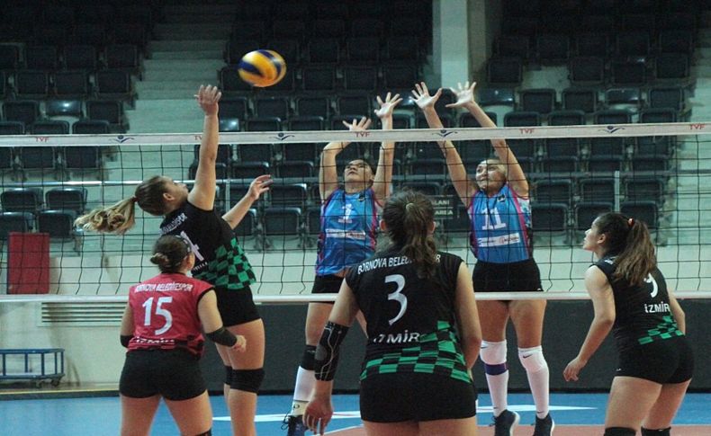 Bornova'nın voleybolcu kızları gurur veriyor