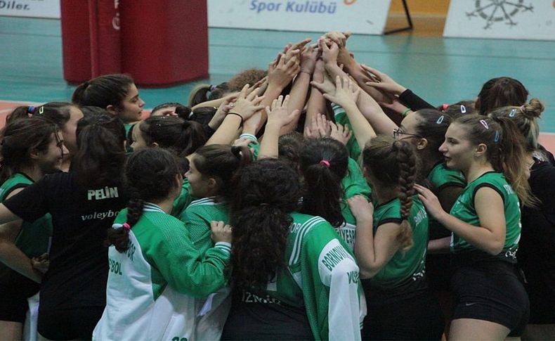 Bornova Belediyespor voleybolda dolu dizgin