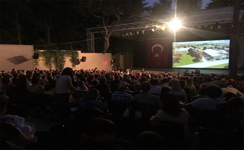 Bornova’da açık havada sinema keyfi