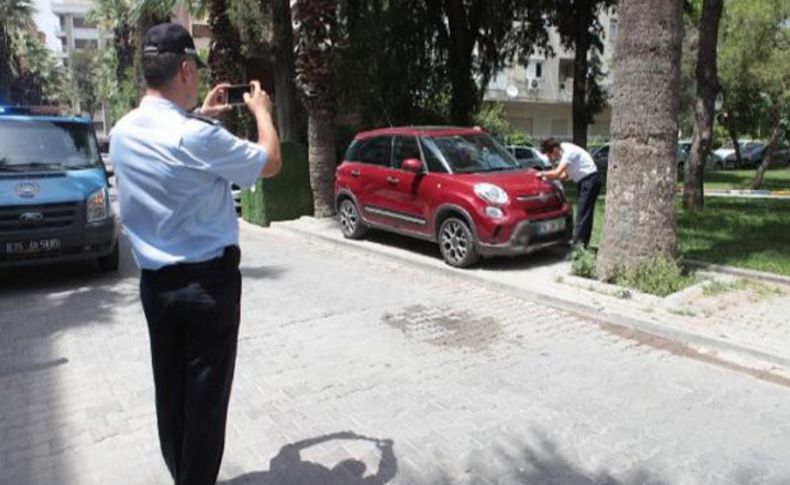 Bornova’da kaldırımlara park eden araçlara izin yok