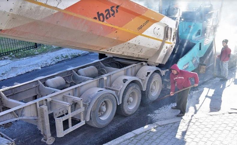 Bornova’da yollar yenileniyor