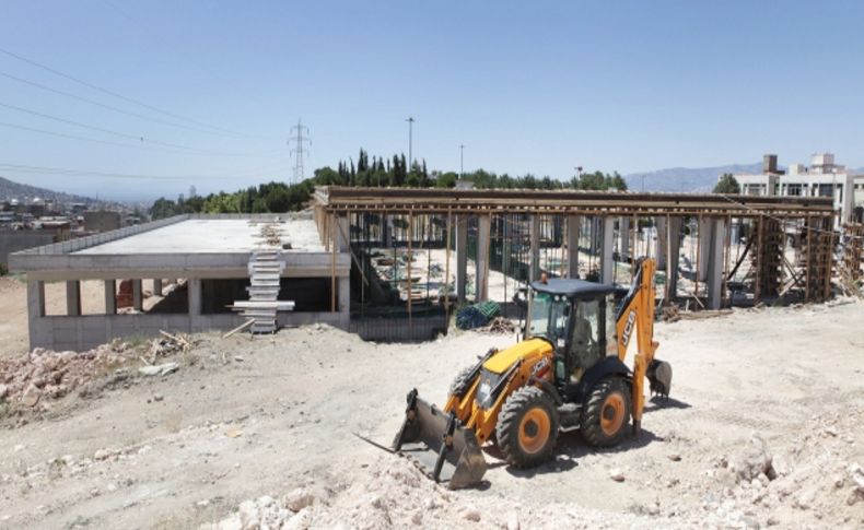 Bornova Çamkule’de pazaryeri inşaatı devam ediyor