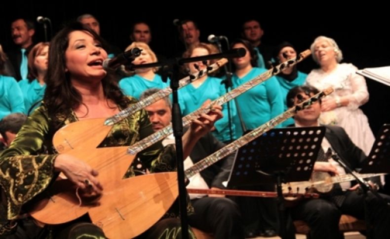 Bornova'da Türk Halk Müziği Şöleni