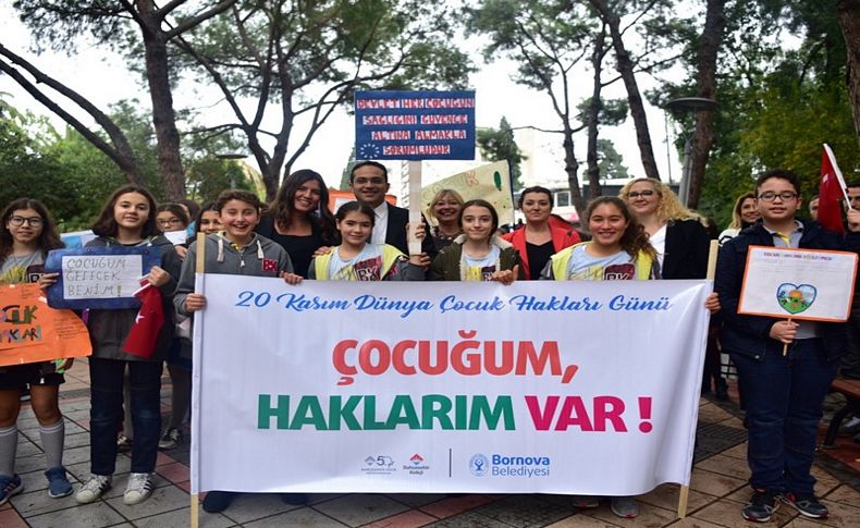 Bornovalı çocuklar hakları için yürüdü