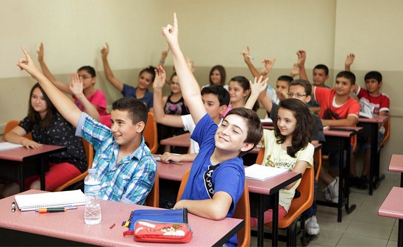 Bornovalı çocuklar yazın eğlenerek öğrenecek