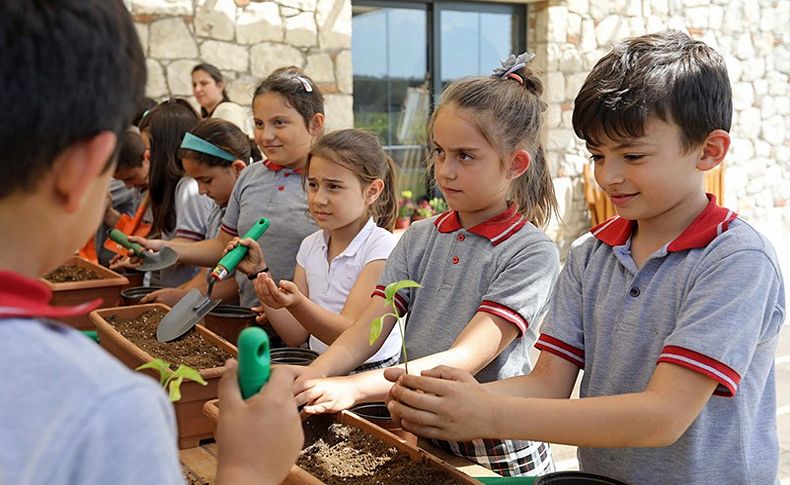 Bucalı çocuklar tarımı öğreniyor