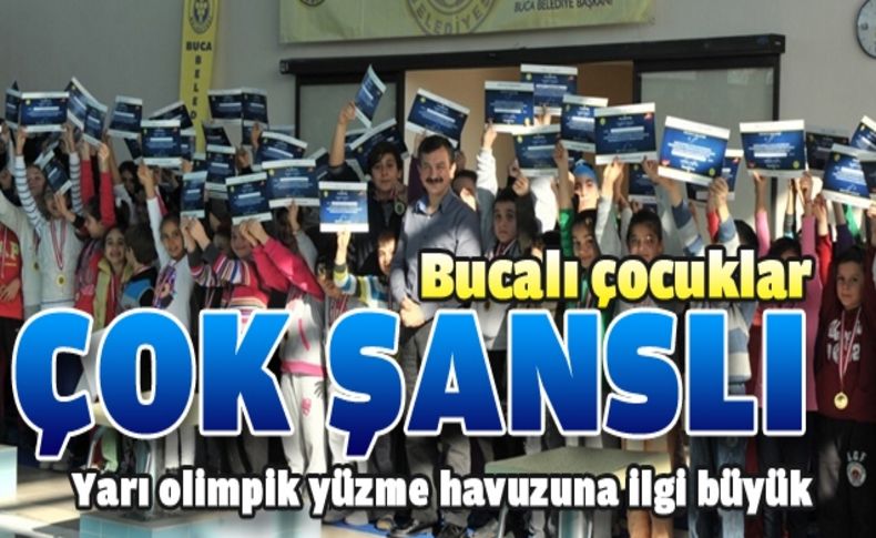 Bucalı 300 çocuk yüzmeyi öğrendi, sertifikasını aldı