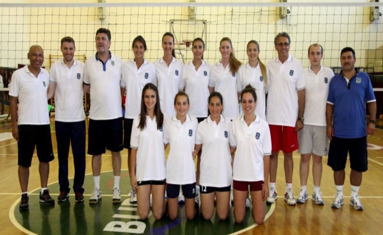 Bursa Büyükşehir Belediyespor Voleybol takımı topbaşı yaptı