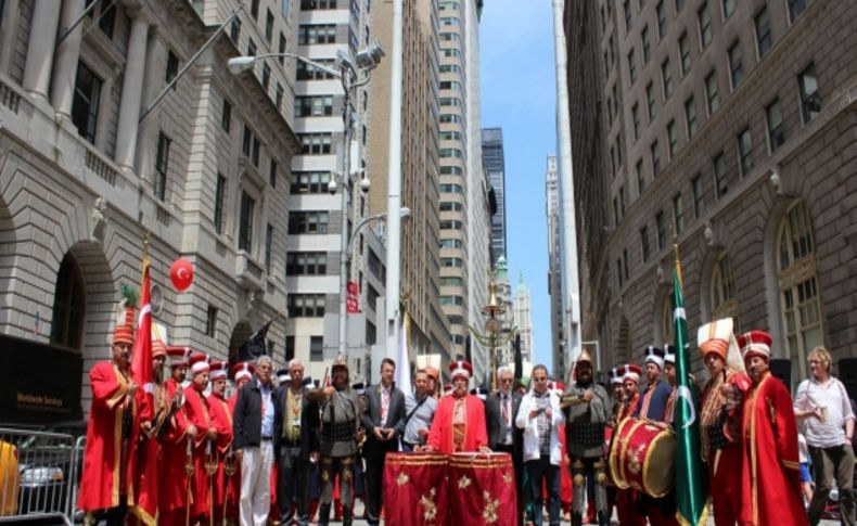 Bursa Mehter Takımı New York caddelerinde yürüdü