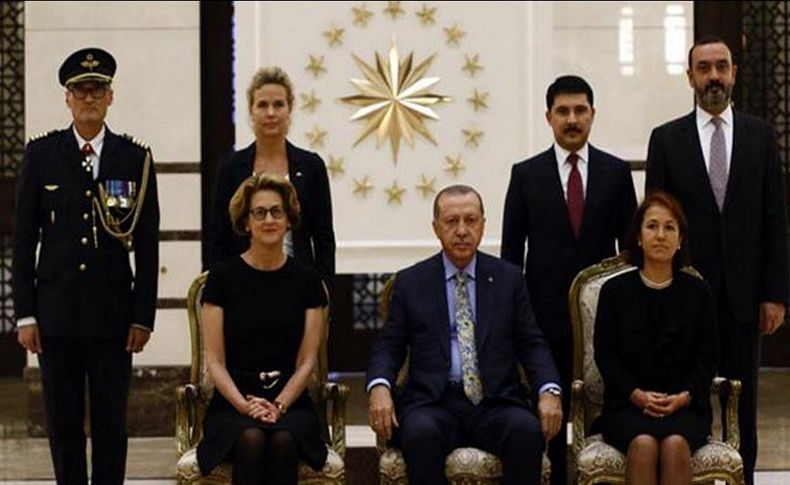 Büyükelçilerden Erdoğan'a güven mektubu