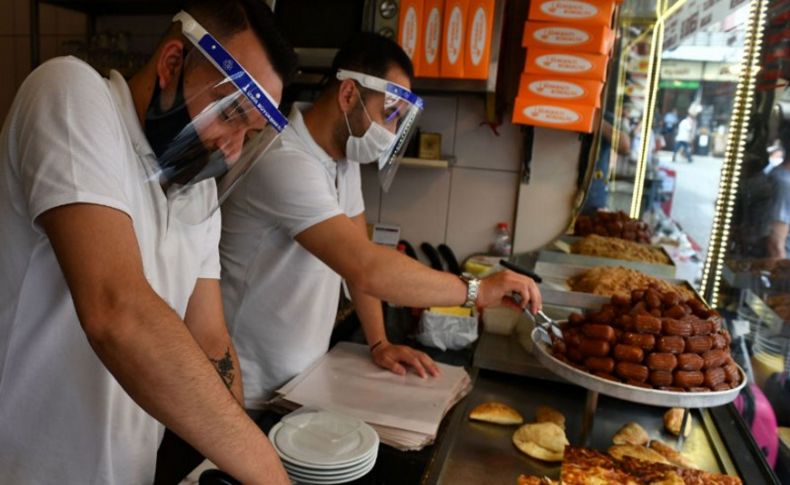 Büyükşehir’den Kemeraltı esnafına koruyucu ekipman desteği