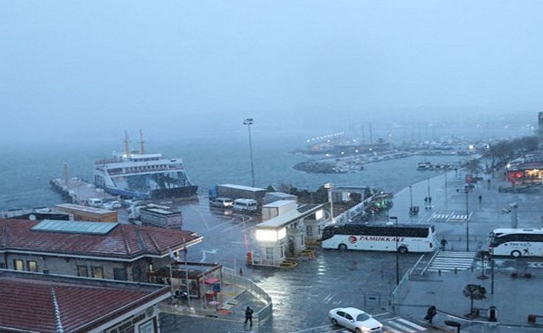 Çanakkale Boğazı transit gemi geçişlerine kapatıldı