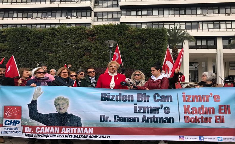 Canan Arıtman, ilk kurşun anıtı önünden seslendi... İzmir'e hizmet vatana hizmettir