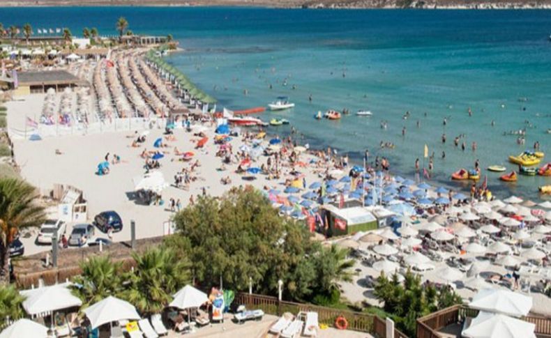 Çeşme aşığı müdavimler, turizm krizini ilçeye getirmedi