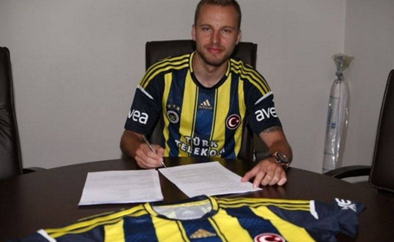 Çek oyuncu Michal Kadlec, Fenerbahçe'ye imzayı attı