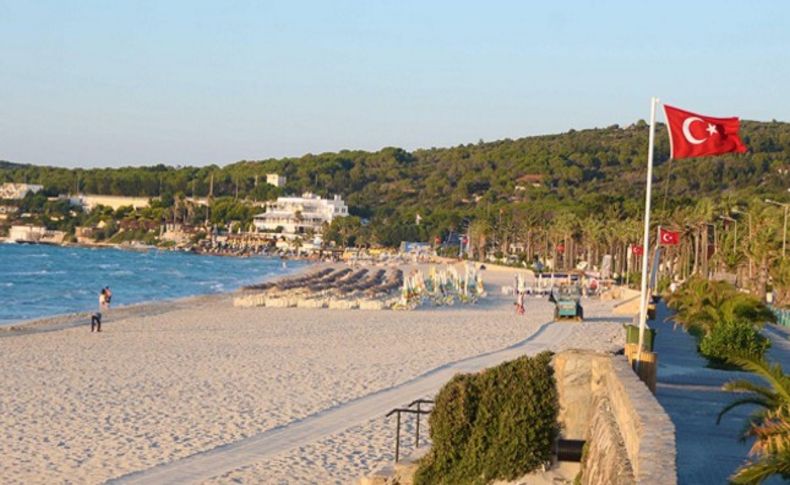 Çeşme'nin eşsiz plajlarına 'özel' temizlik