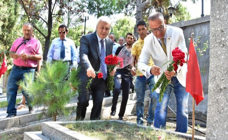 CHP'li Tuncay Özkan'dan şehitlik ziyareti