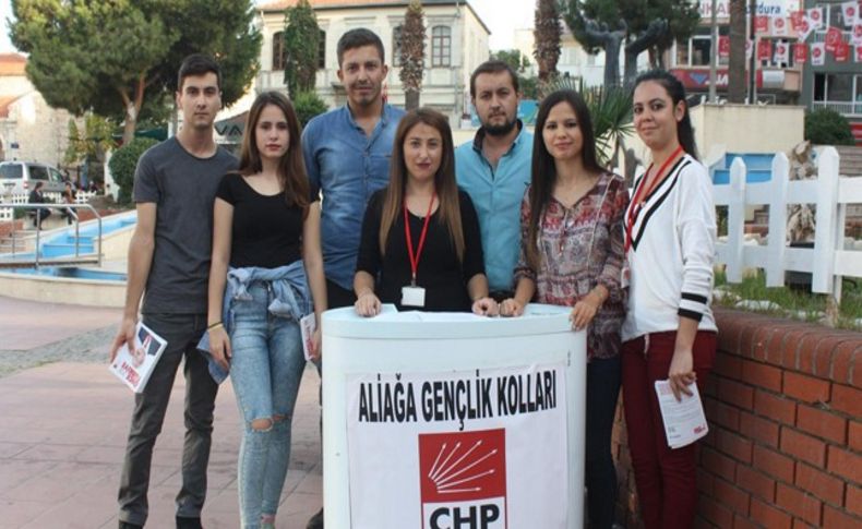 CHP'li gençler alanlarda oy istiyor