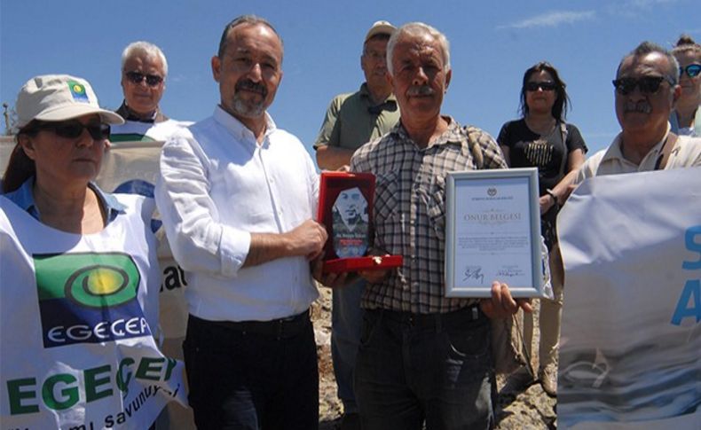 Dağ başında ödül töreni