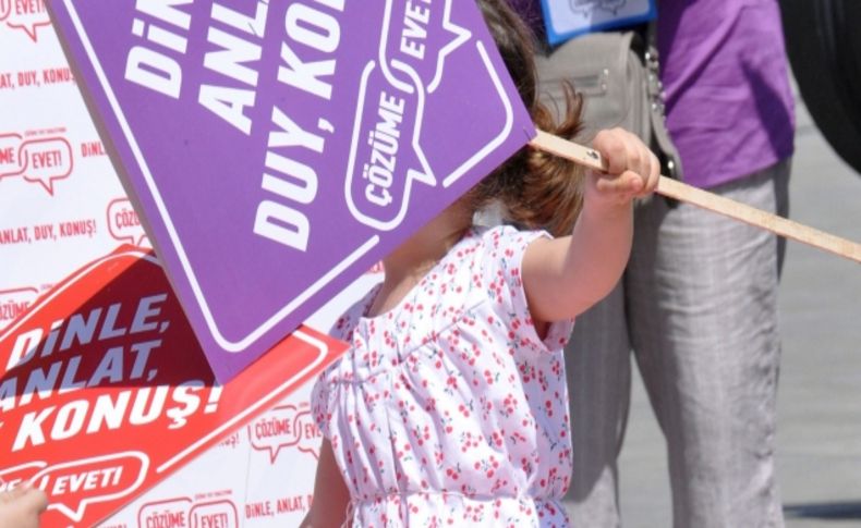 ‘Çözüme evet’ deyip balonları gökyüzüne bıraktılar