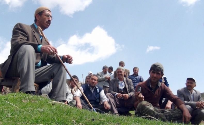 Dağlarda artık silah yerine dengbejlerin sesi yankılanıyor